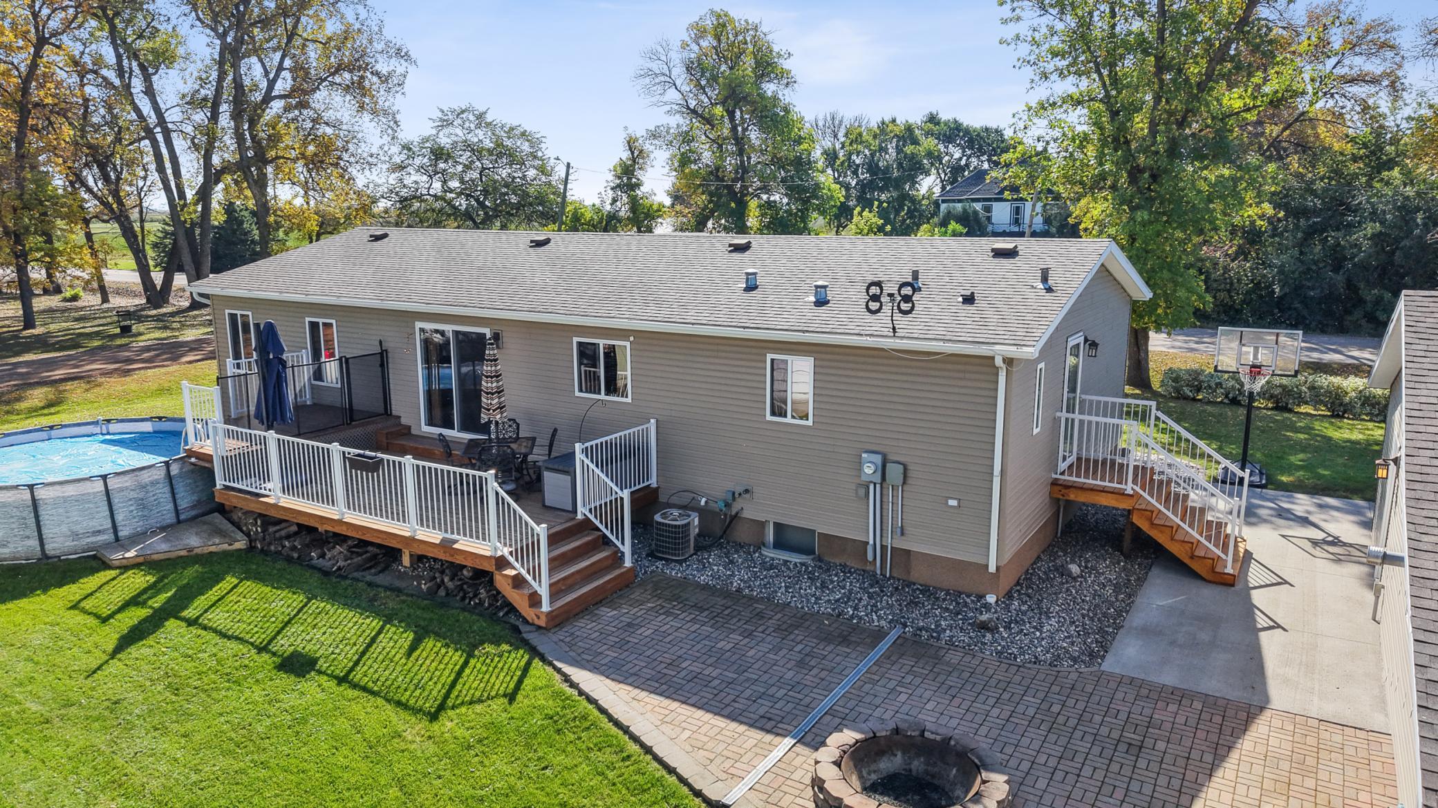 102 3rd Street Property Photo 43
