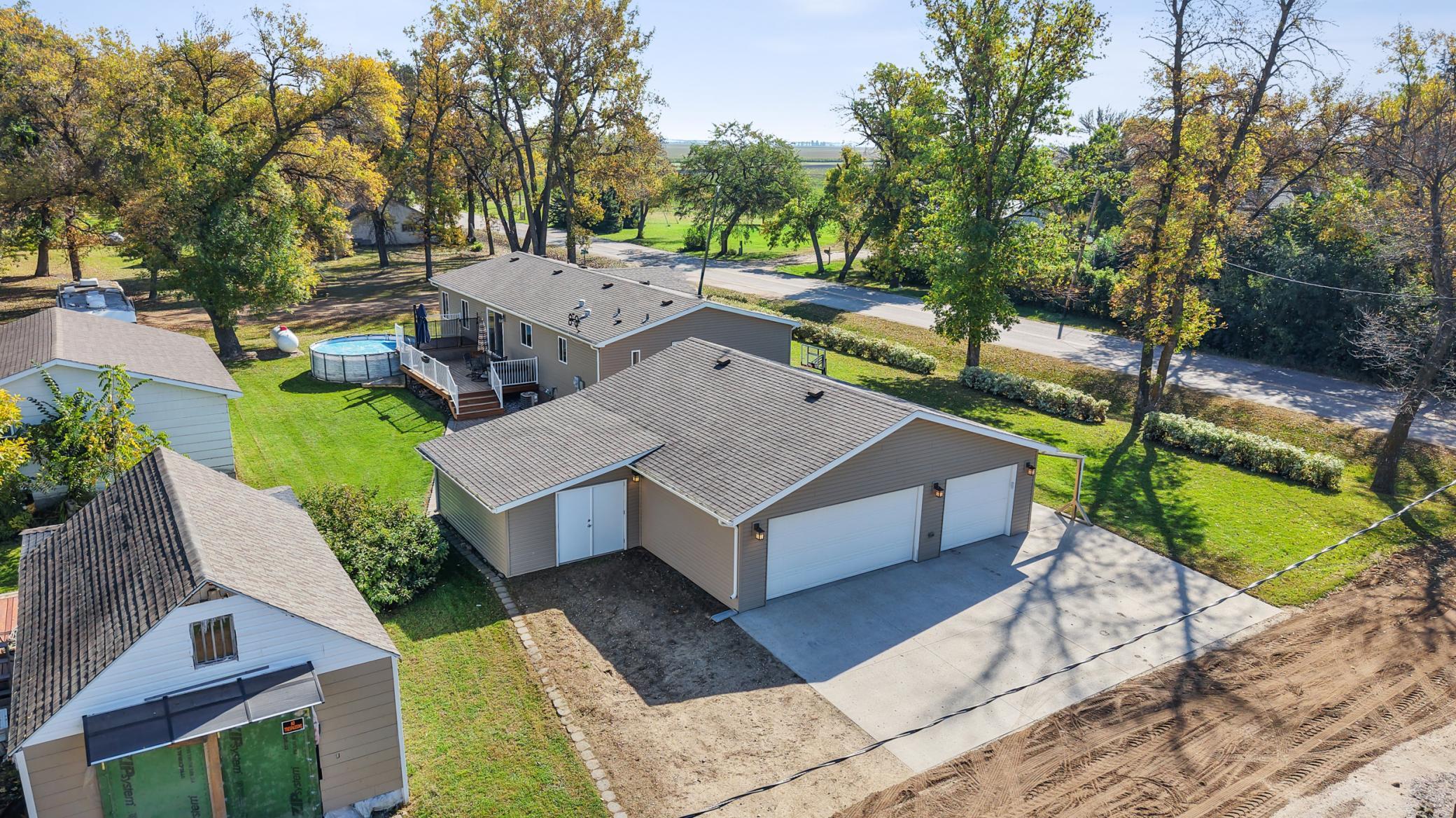 102 3rd Street Property Photo 44