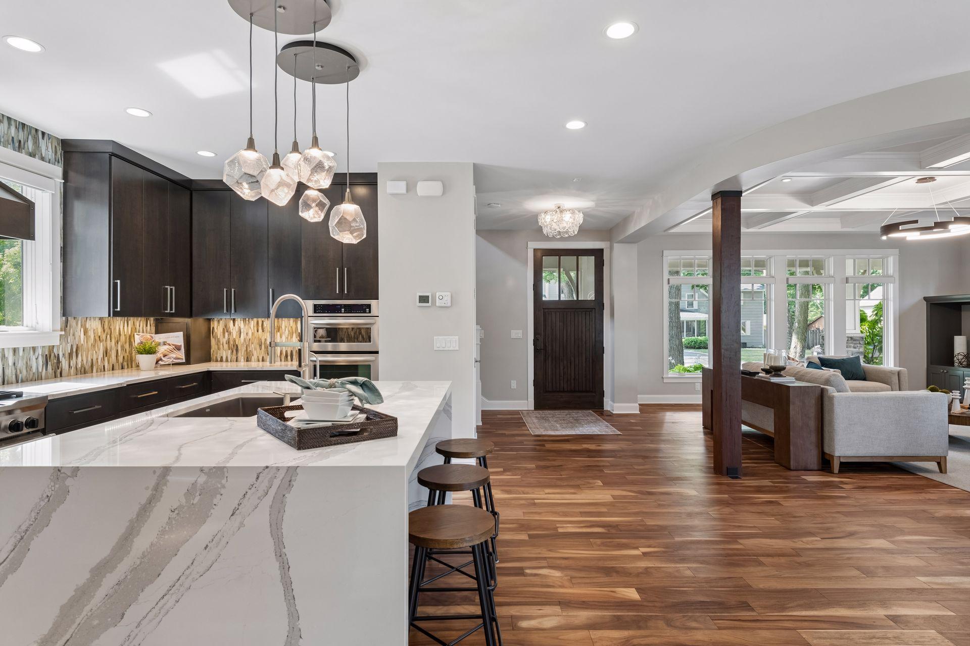 633 Park Street E Property Photo 6