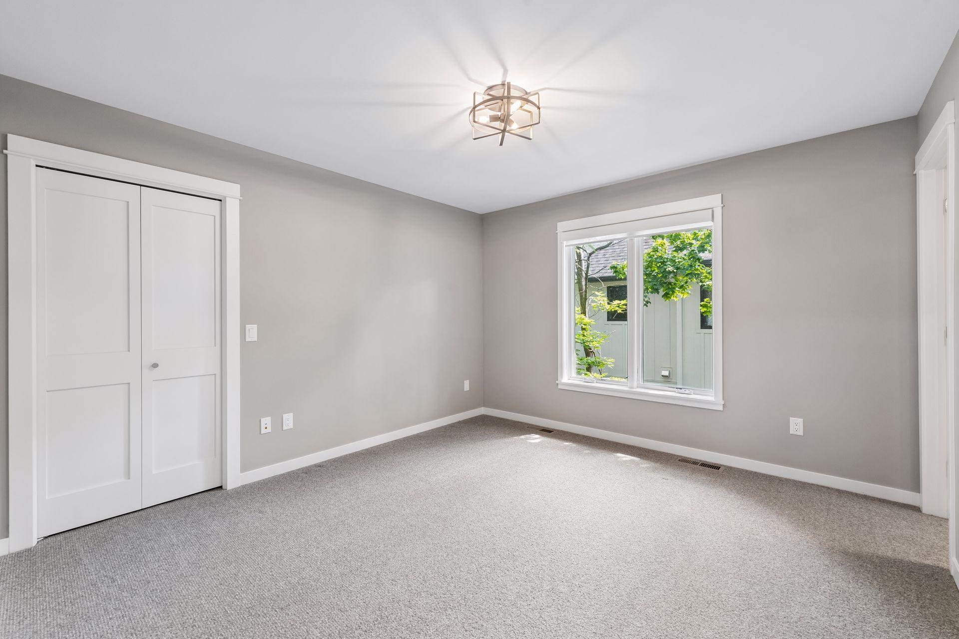633 Park Street E Property Photo 24