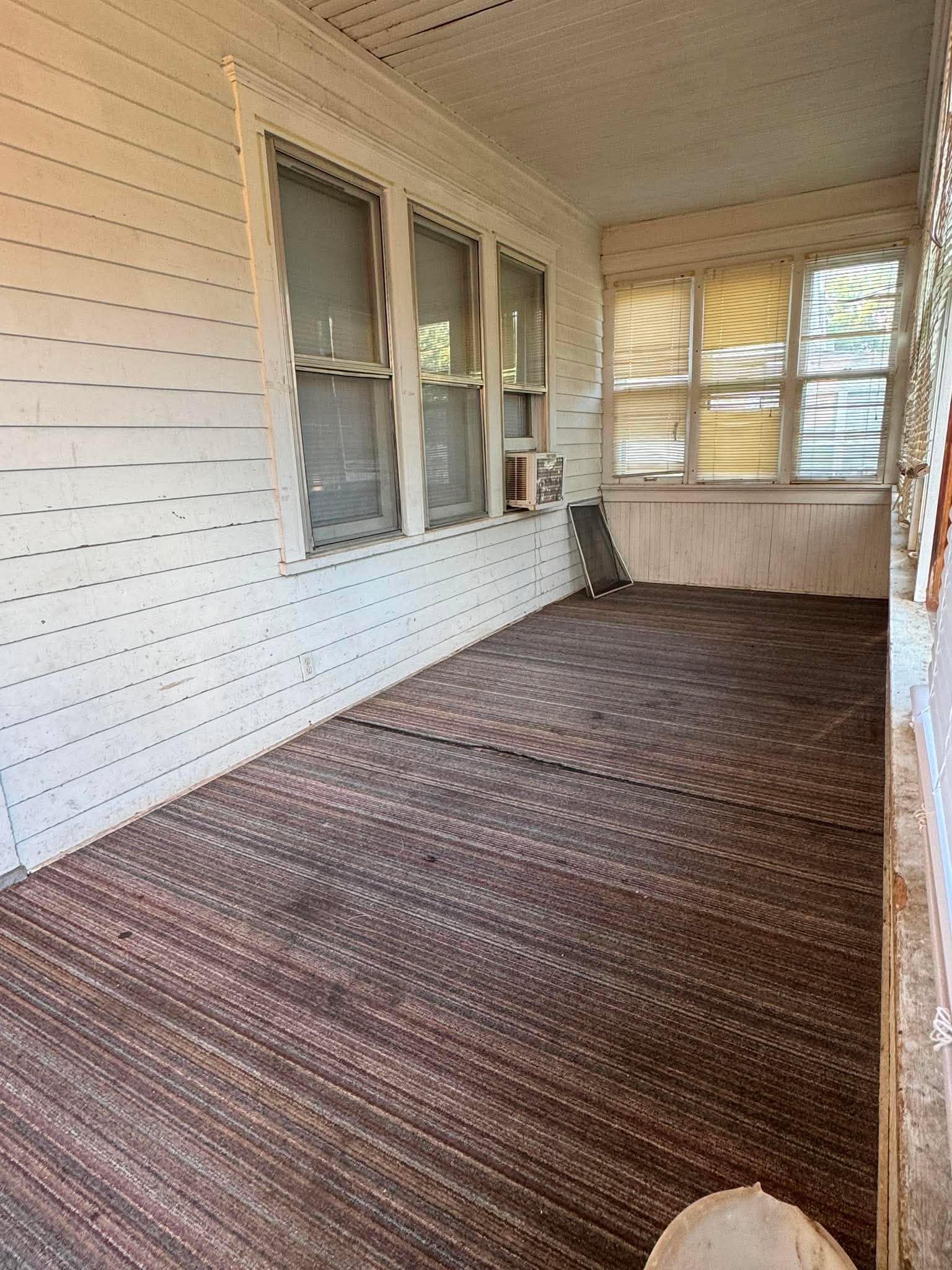 861 Cook Avenue E Property Photo 2