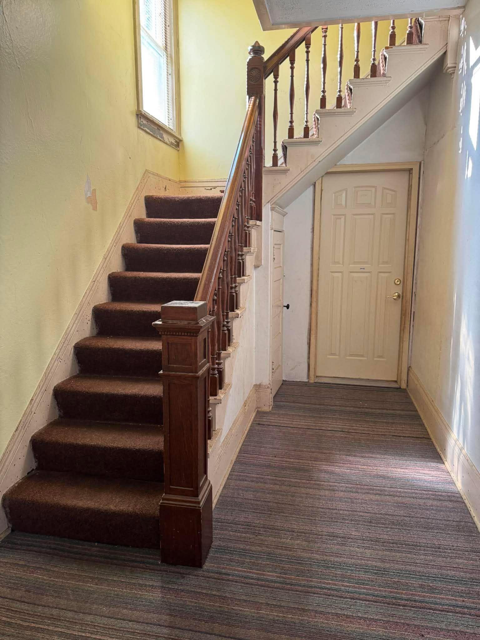 861 Cook Avenue E Property Photo 3