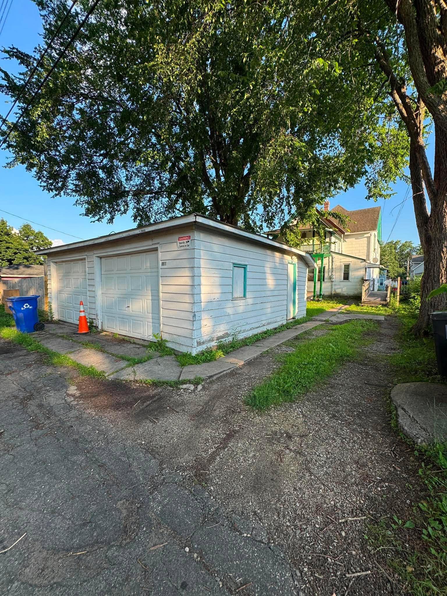 861 Cook Avenue E Property Photo 5