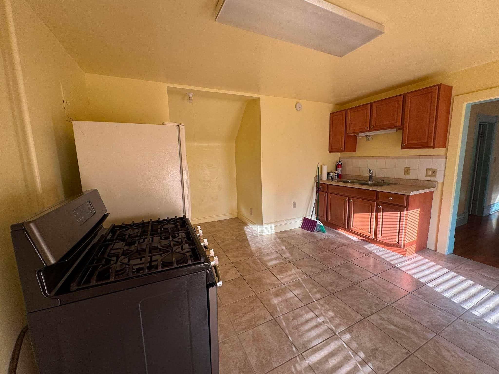 861 Cook Avenue E Property Photo 9