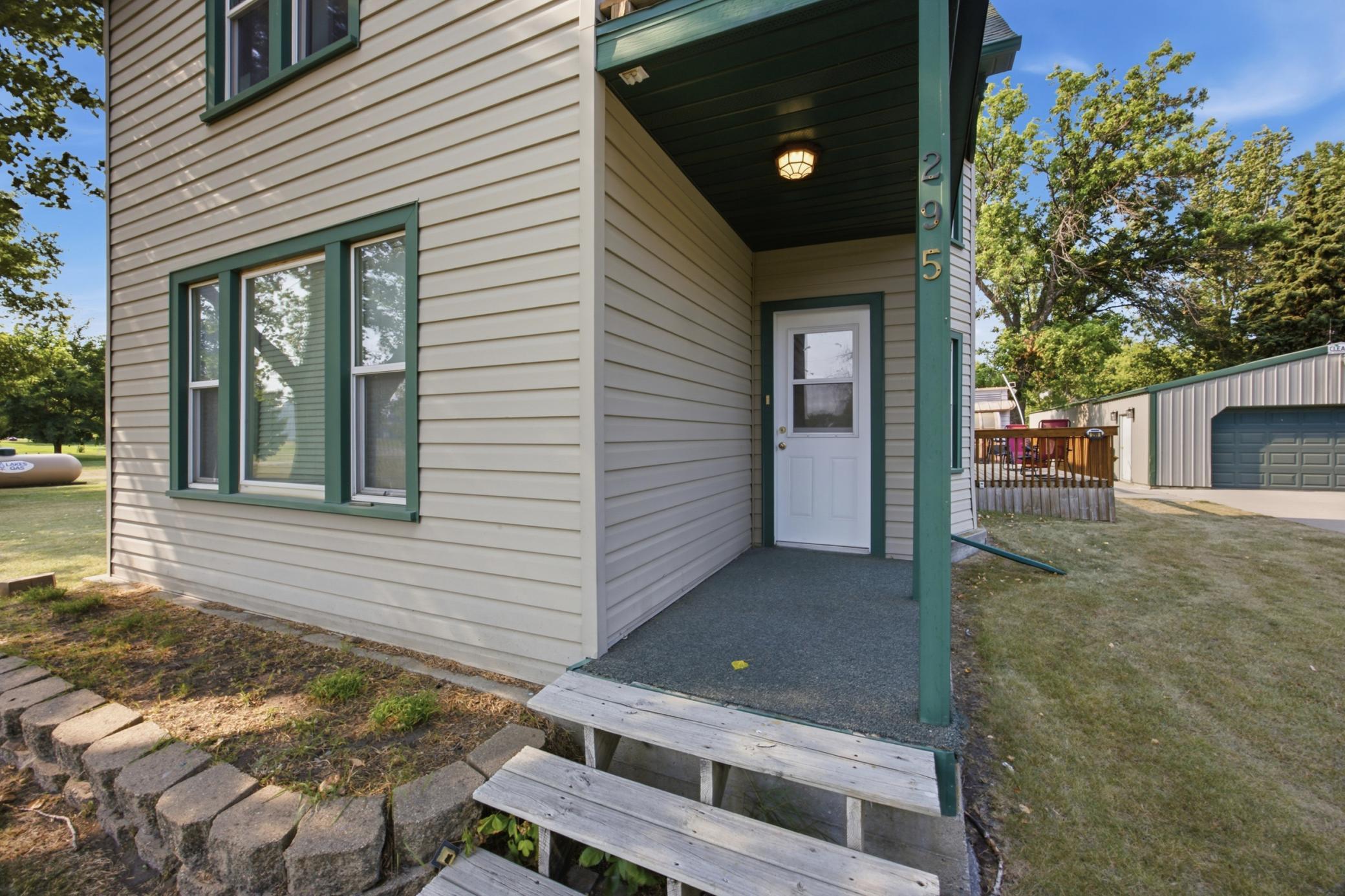 295 9th Avenue Property Photo 3