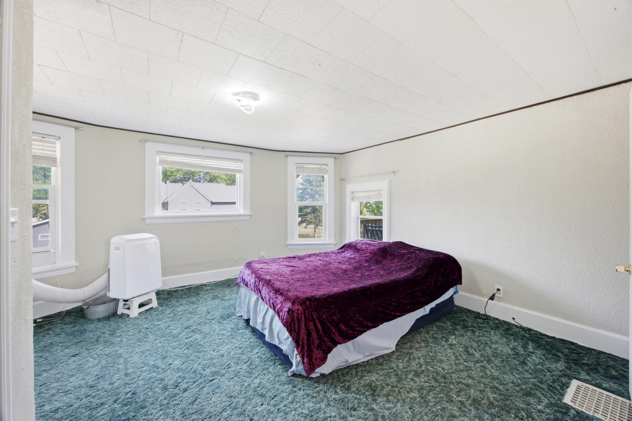 295 9th Avenue Property Photo 15