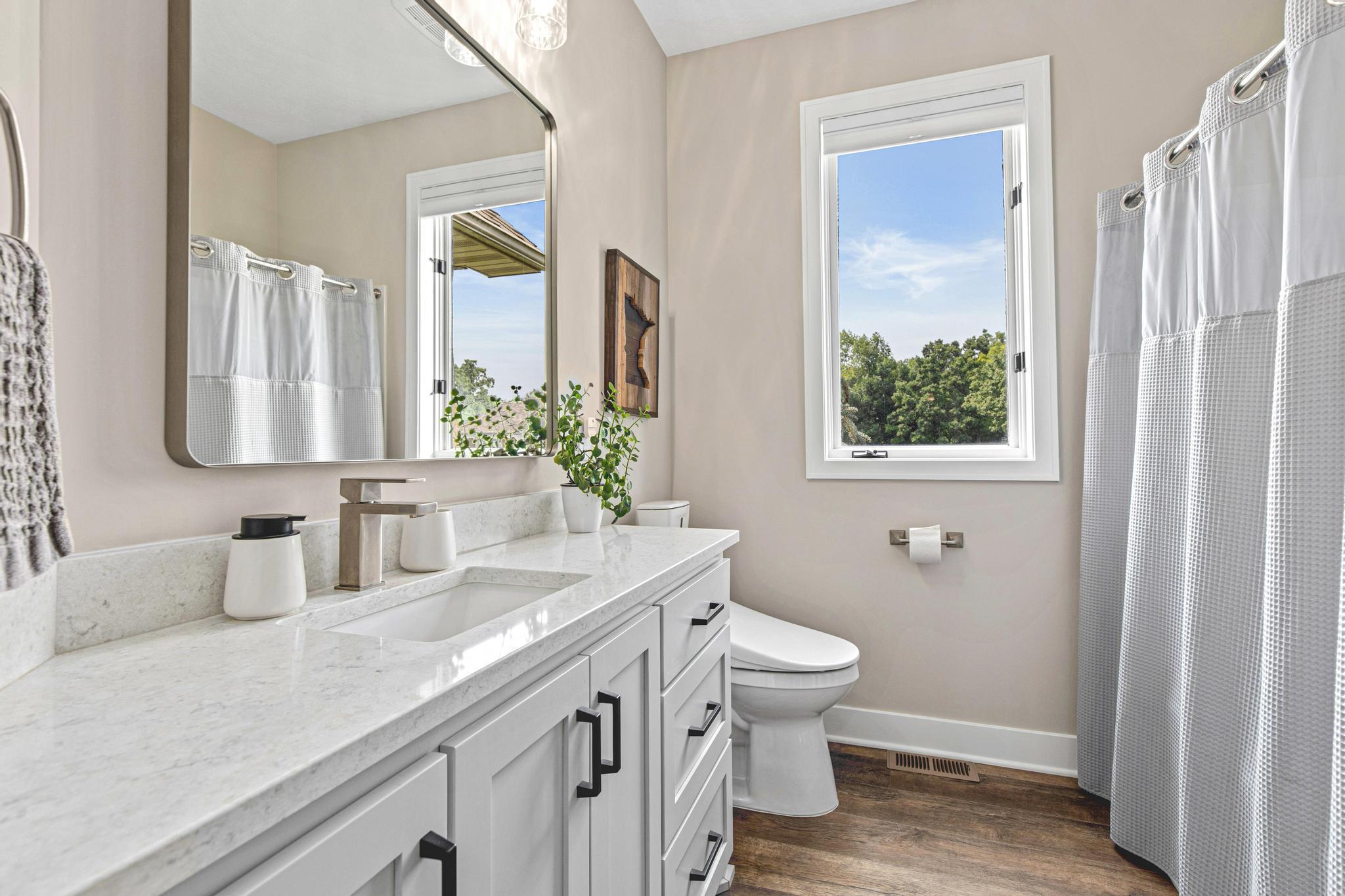 7036 Crowne Oak Road Property Photo 24