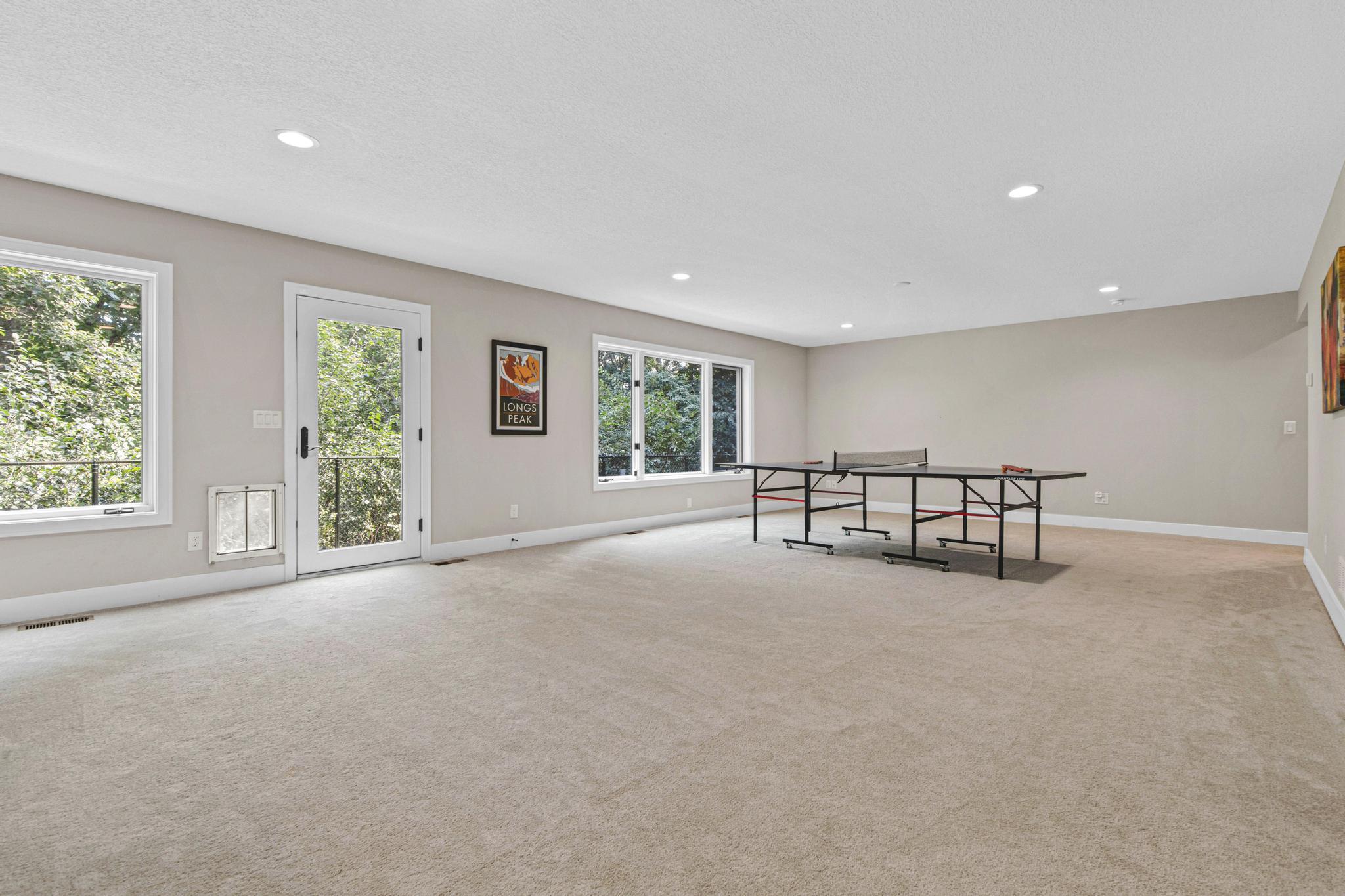 7036 Crowne Oak Road Property Photo 28