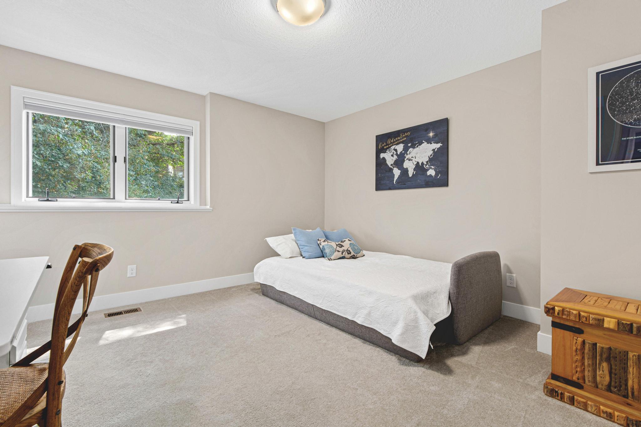7036 Crowne Oak Road Property Photo 32