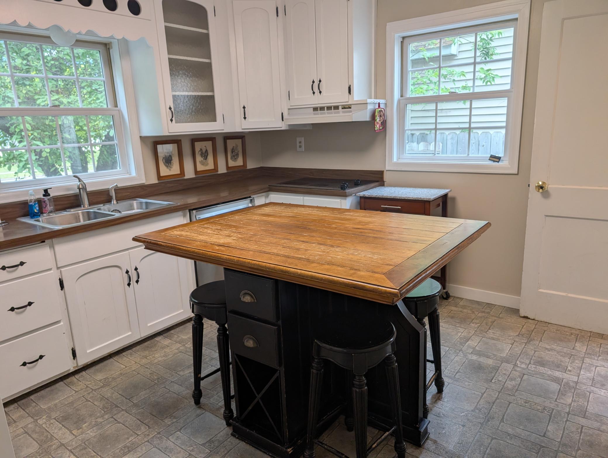 805 2nd Street Property Photo 4