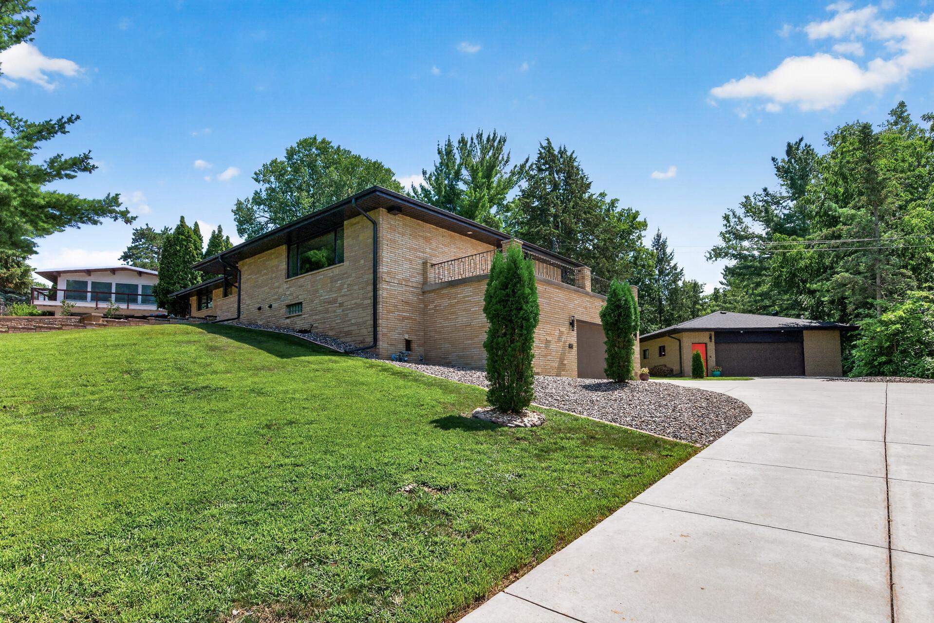 1472 Bridgeview Avenue Property Photo 3