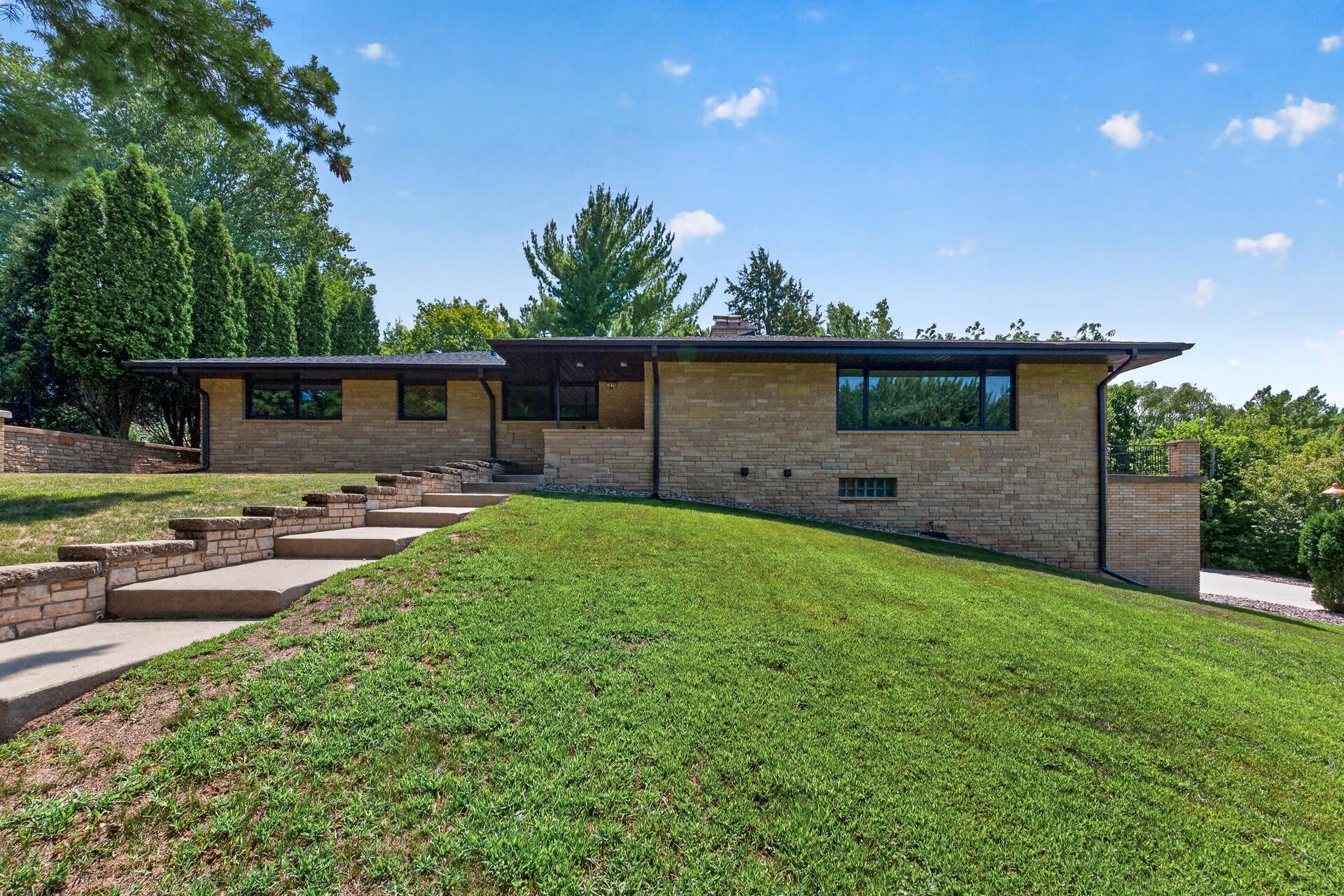 1472 Bridgeview Avenue Property Photo 4