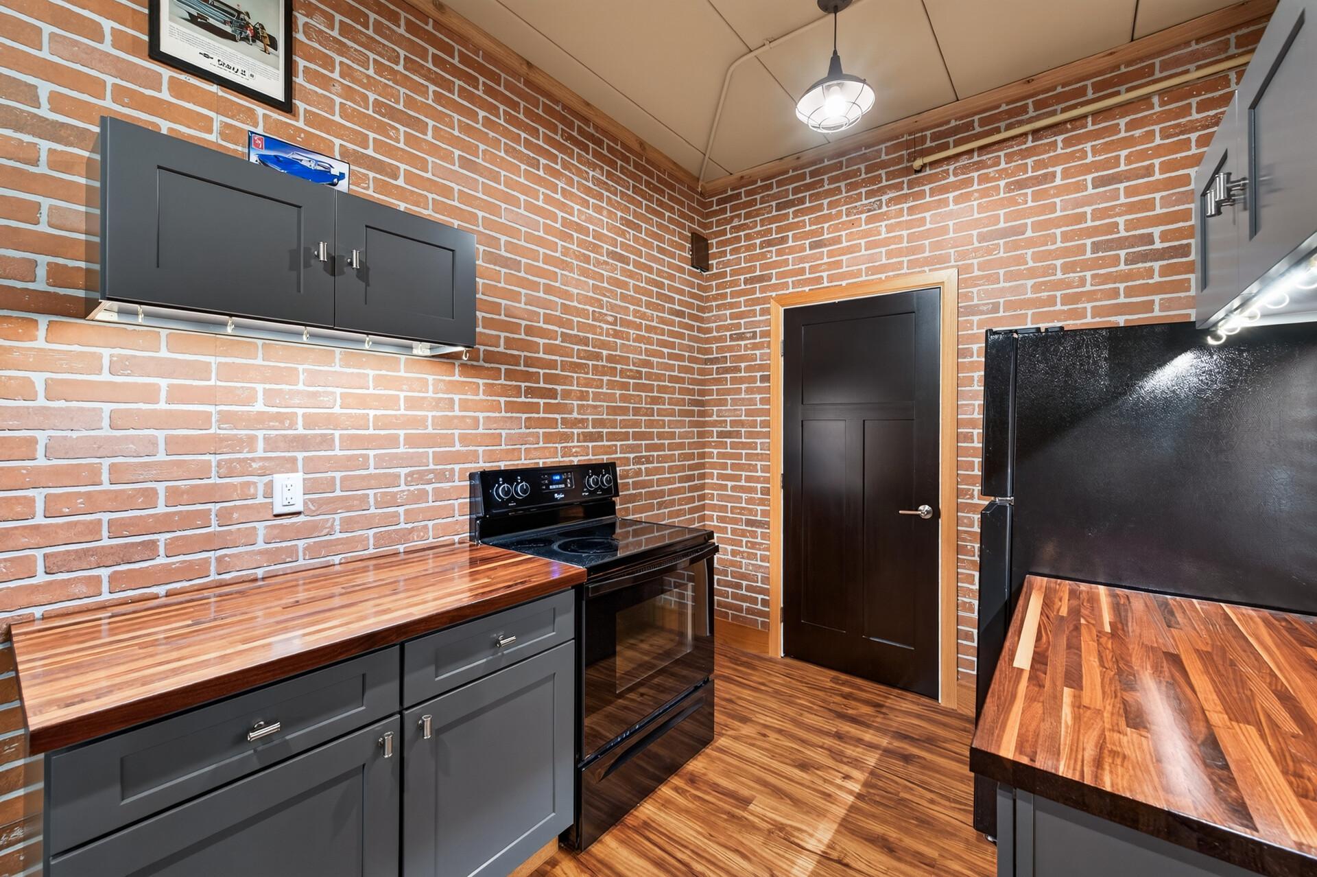 1472 Bridgeview Avenue Property Photo 80