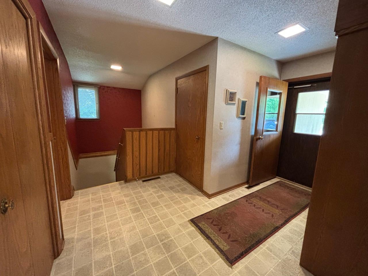 911 Oakmont Drive Property Photo 17