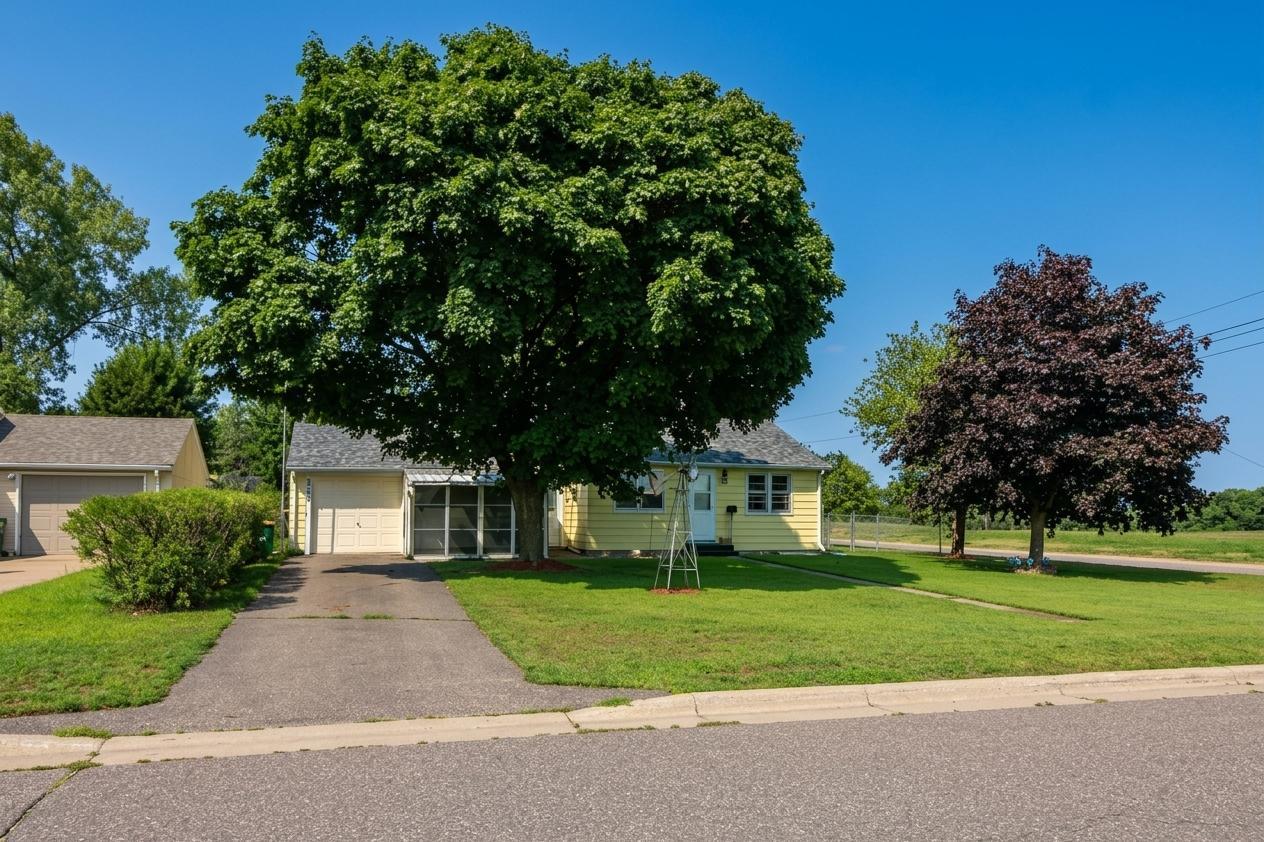 6300 60th Avenue N Property Photo 1