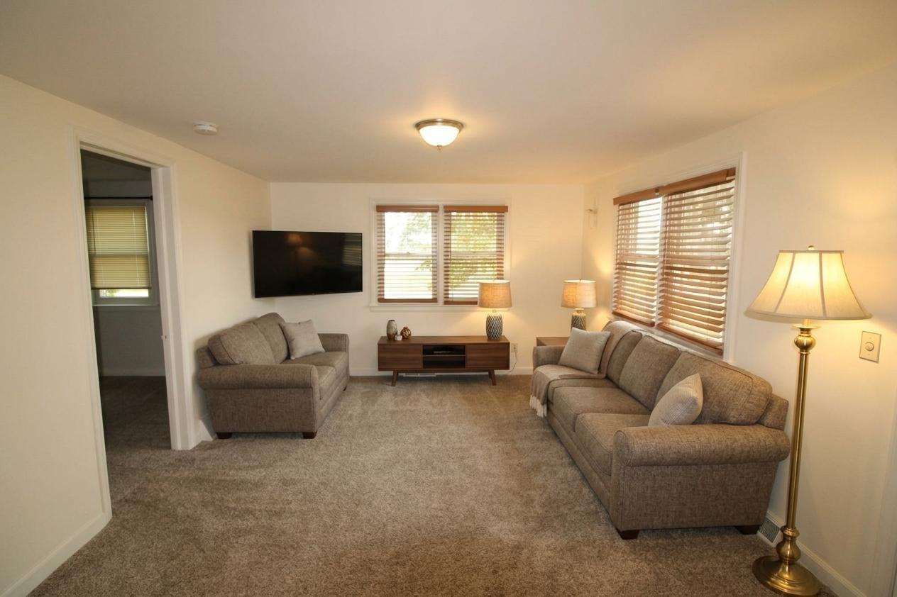6300 60th Avenue N Property Photo 8