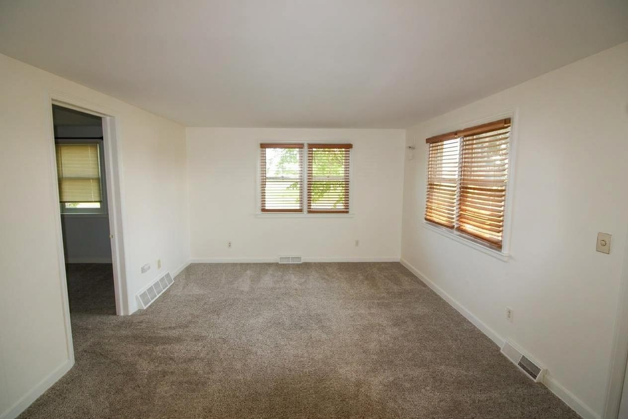 6300 60th Avenue N Property Photo 9