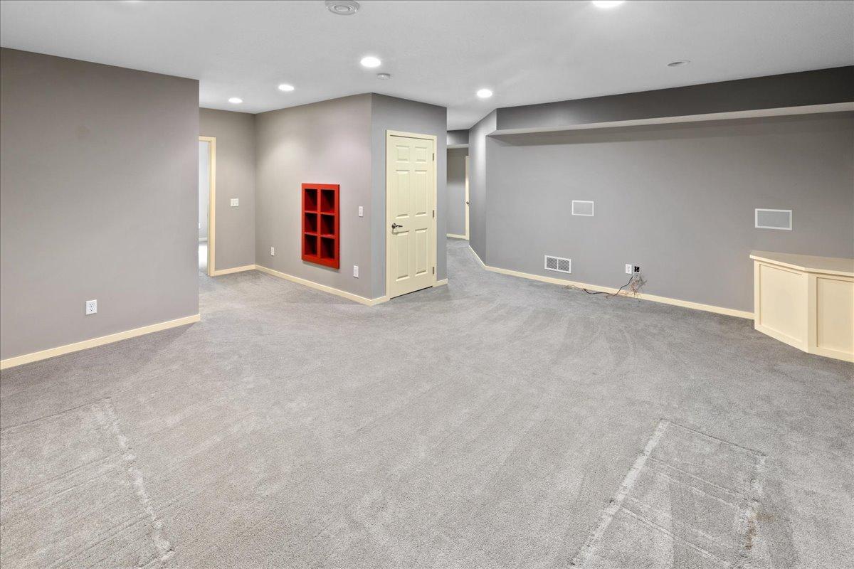 1255 Irvine Drive Property Photo 14