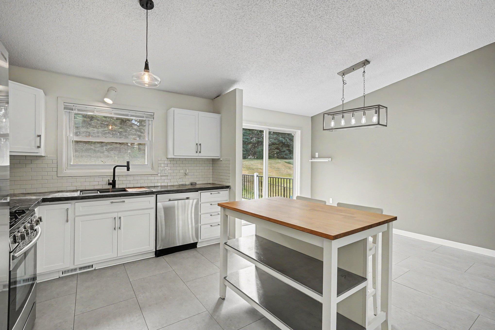 939 Savannah Road Property Photo 10