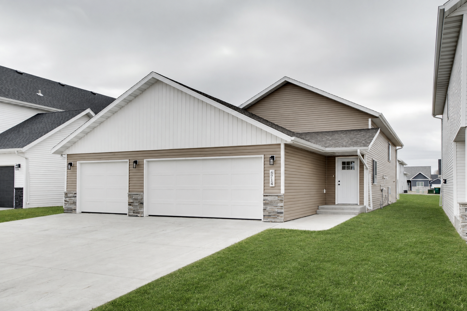 6796 Deer Creek Parkway Property Photo 1