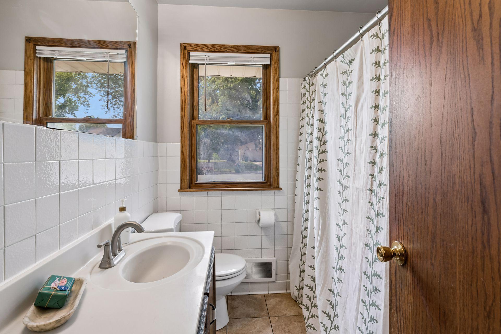 9235 Queen Avenue S Property Photo 19