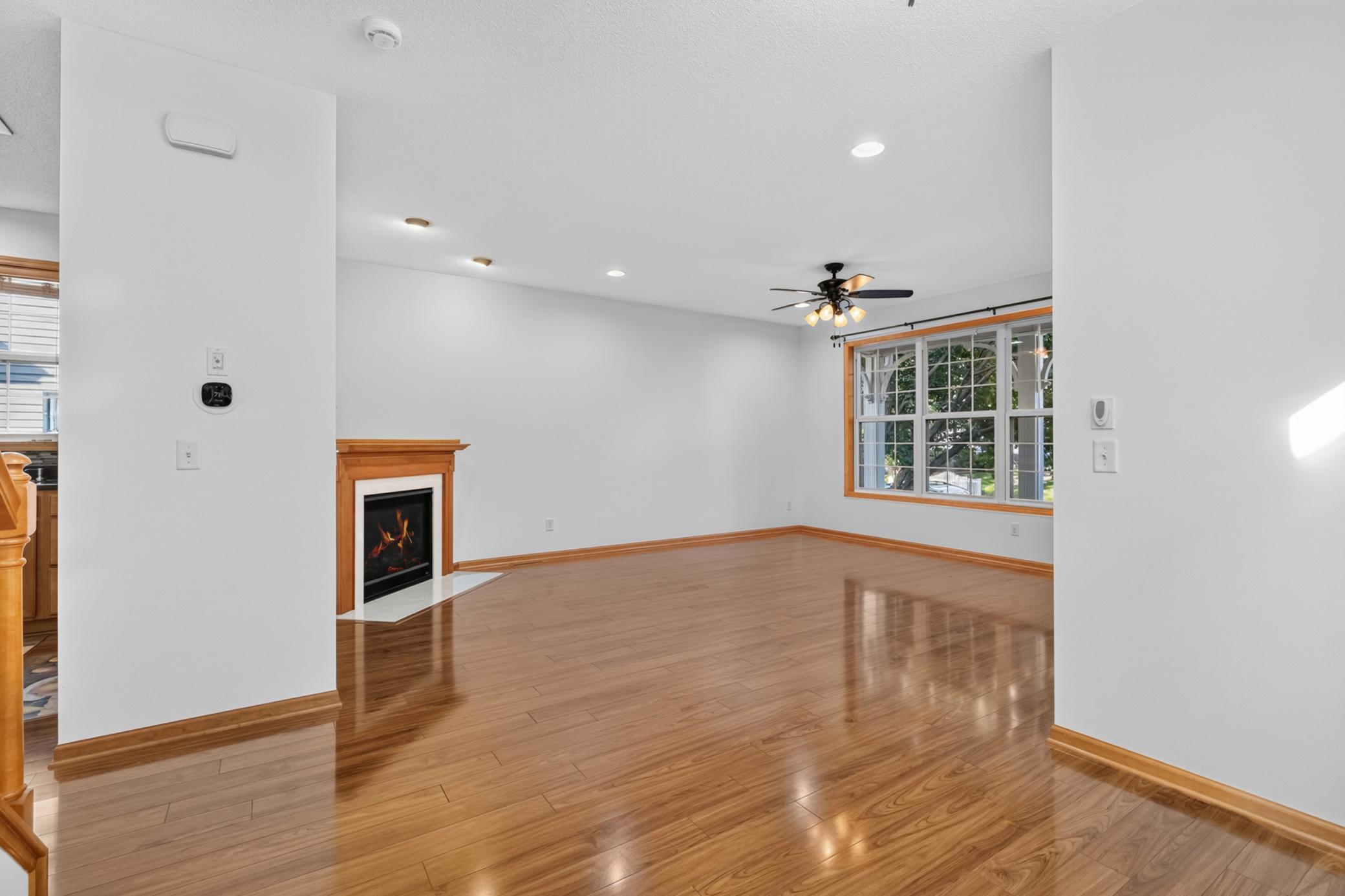 10008 Iris Lane Property Photo 3