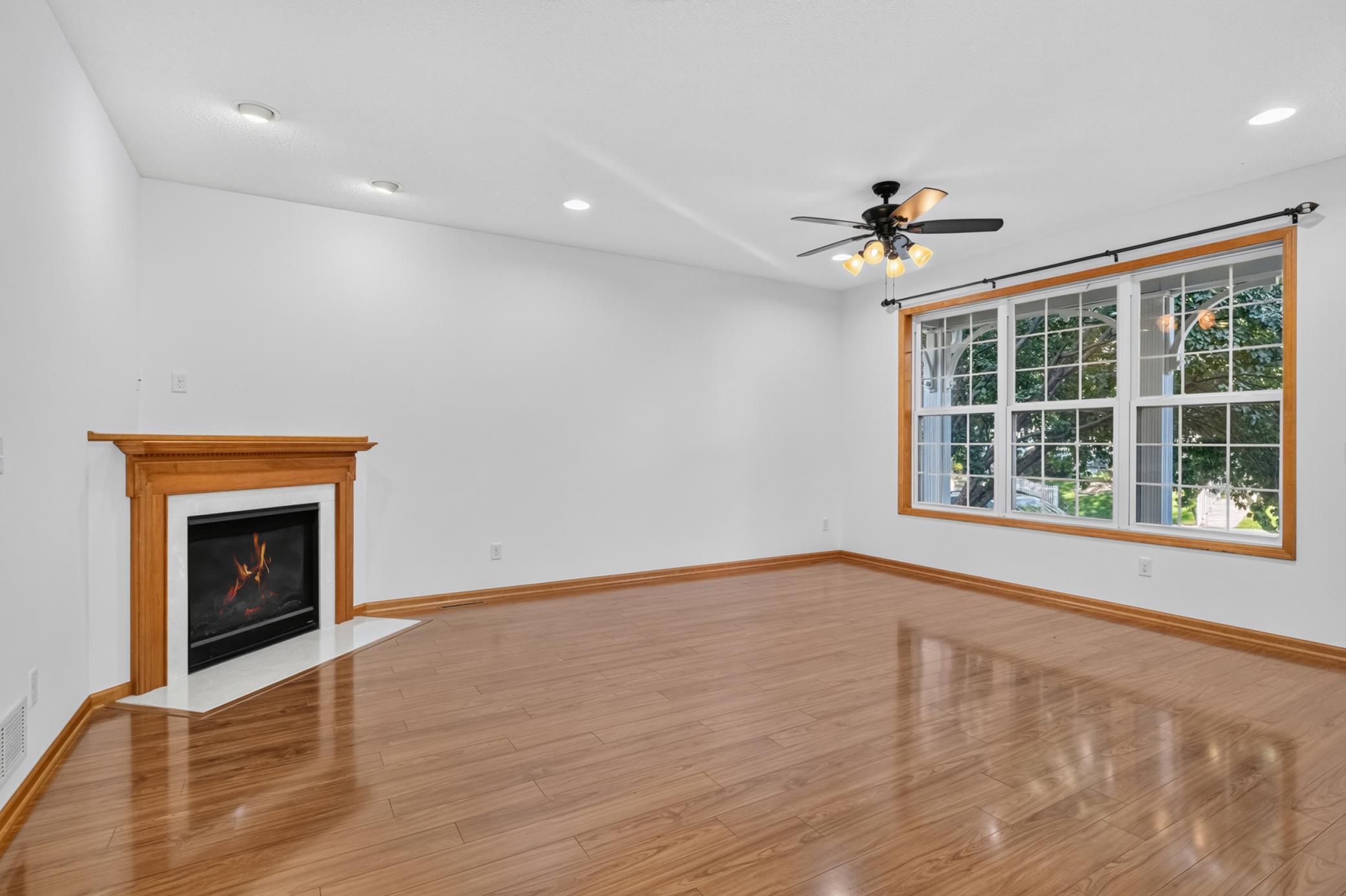 10008 Iris Lane Property Photo 4