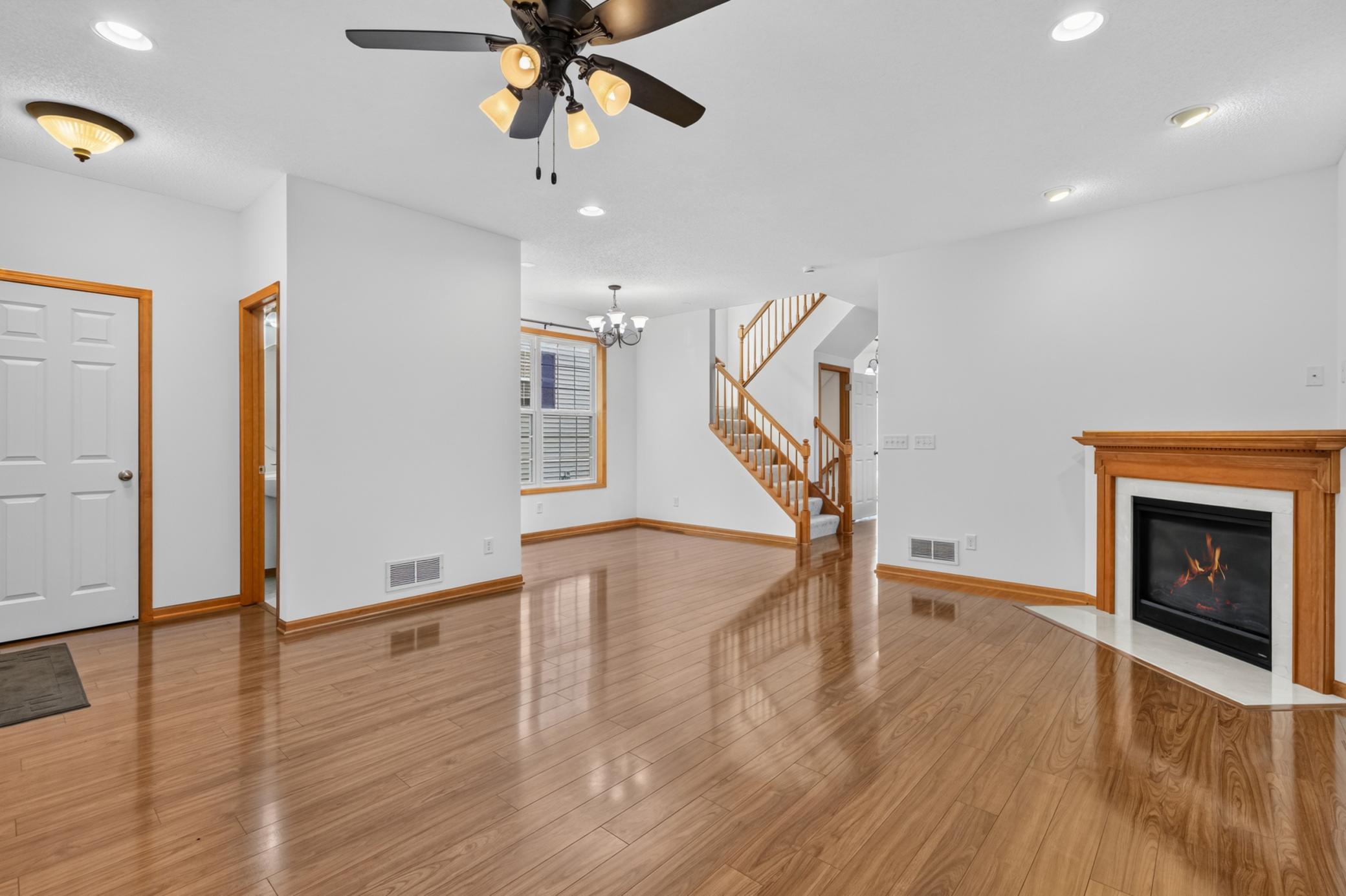 10008 Iris Lane Property Photo 5