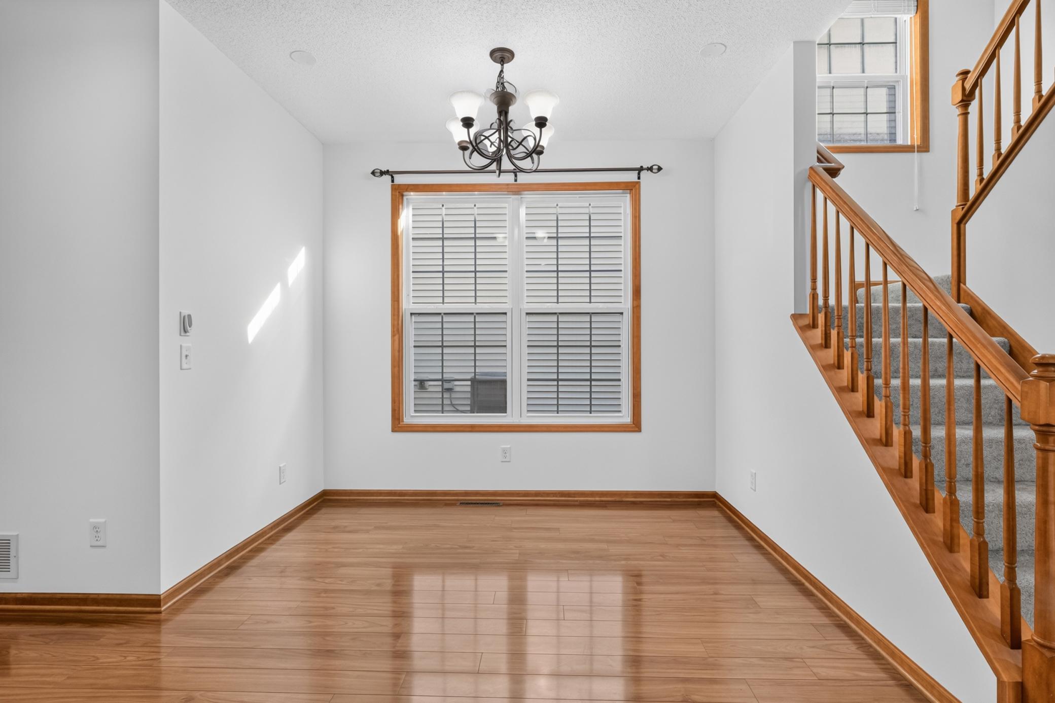 10008 Iris Lane Property Photo 6