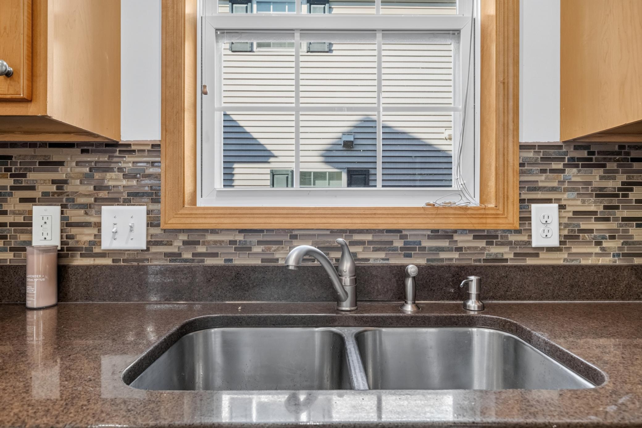 10008 Iris Lane Property Photo 7