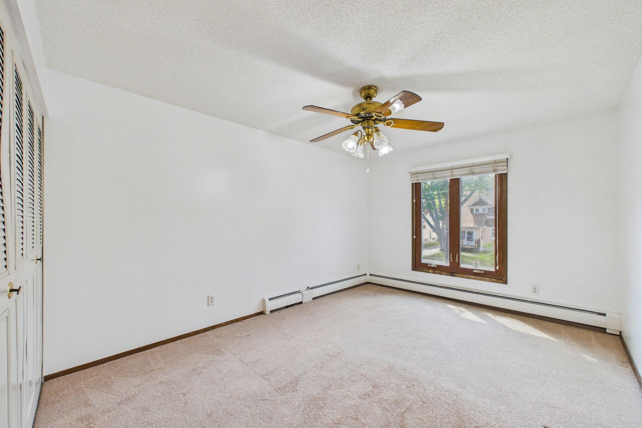 2809 E Minnehaha Parkway 205 Property Photo 6