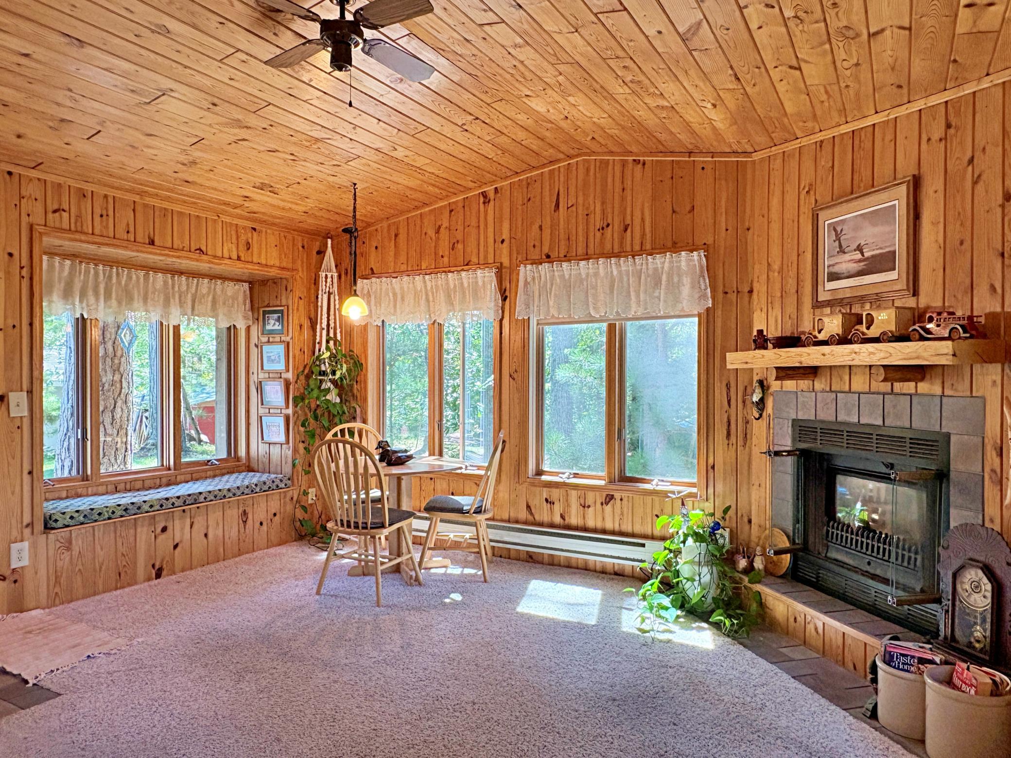9962 Knotty Pine Drive Property Photo 7