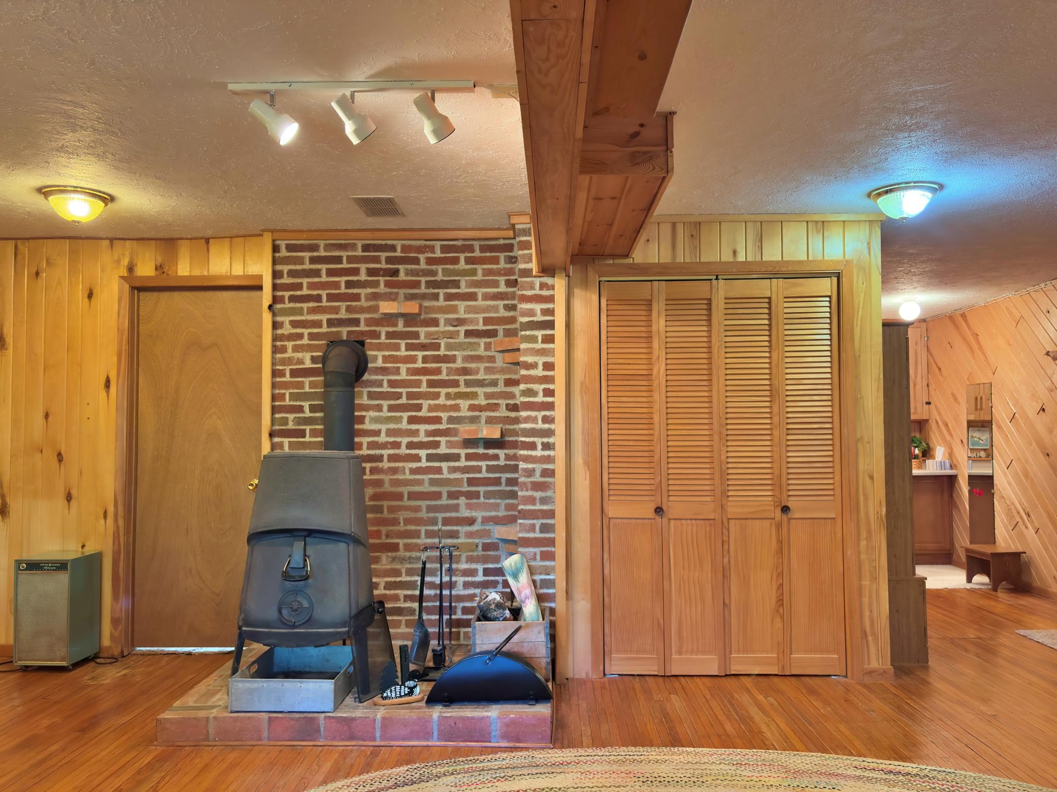 9962 Knotty Pine Drive Property Photo 19