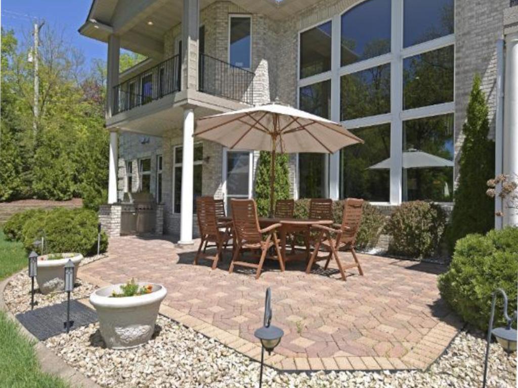 3995 N Shore Drive Property Photo 7