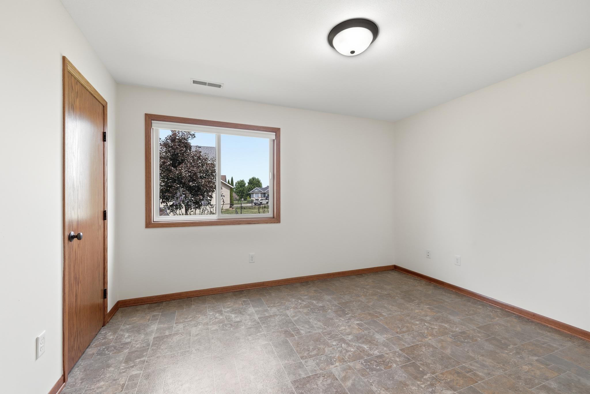 279 Kiso Avenue Property Photo 32
