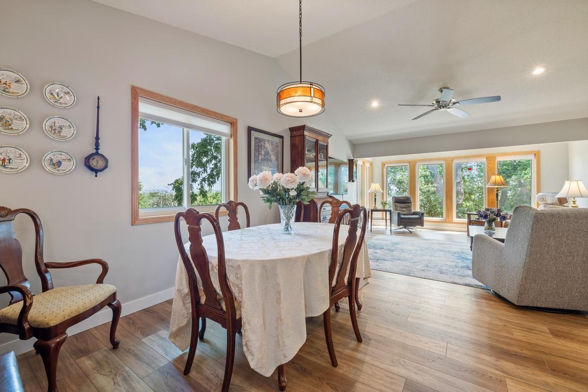 5501 Auto Club Road Property Photo 6