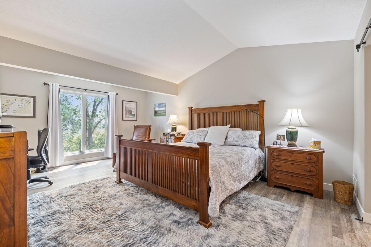 5501 Auto Club Road Property Photo 11