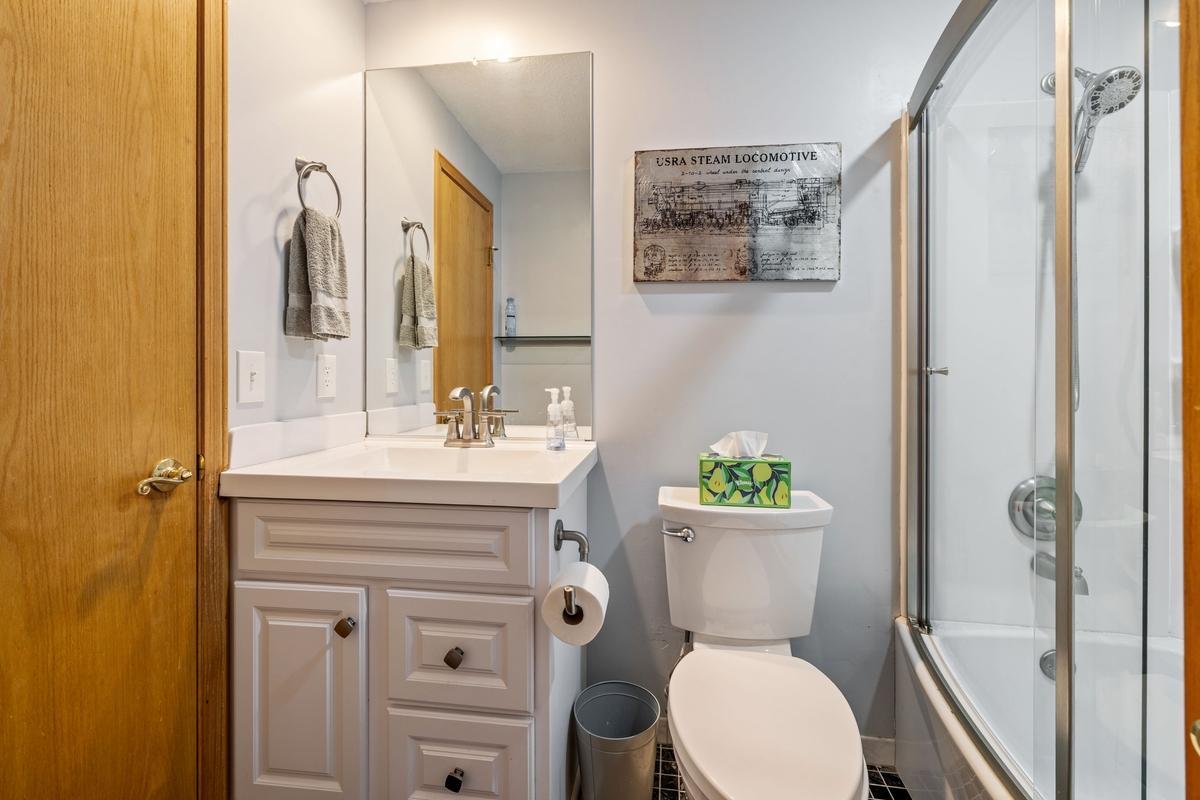 5501 Auto Club Road Property Photo 15