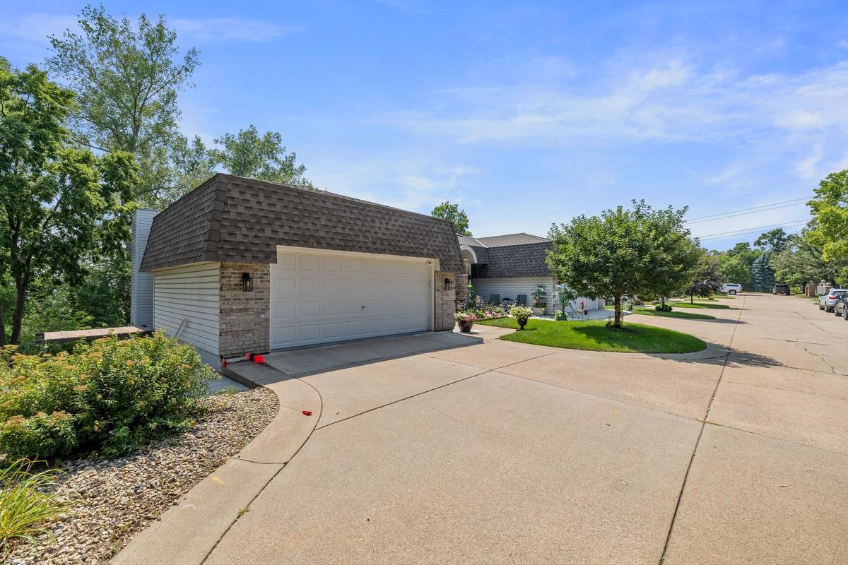 5501 Auto Club Road Property Photo 24