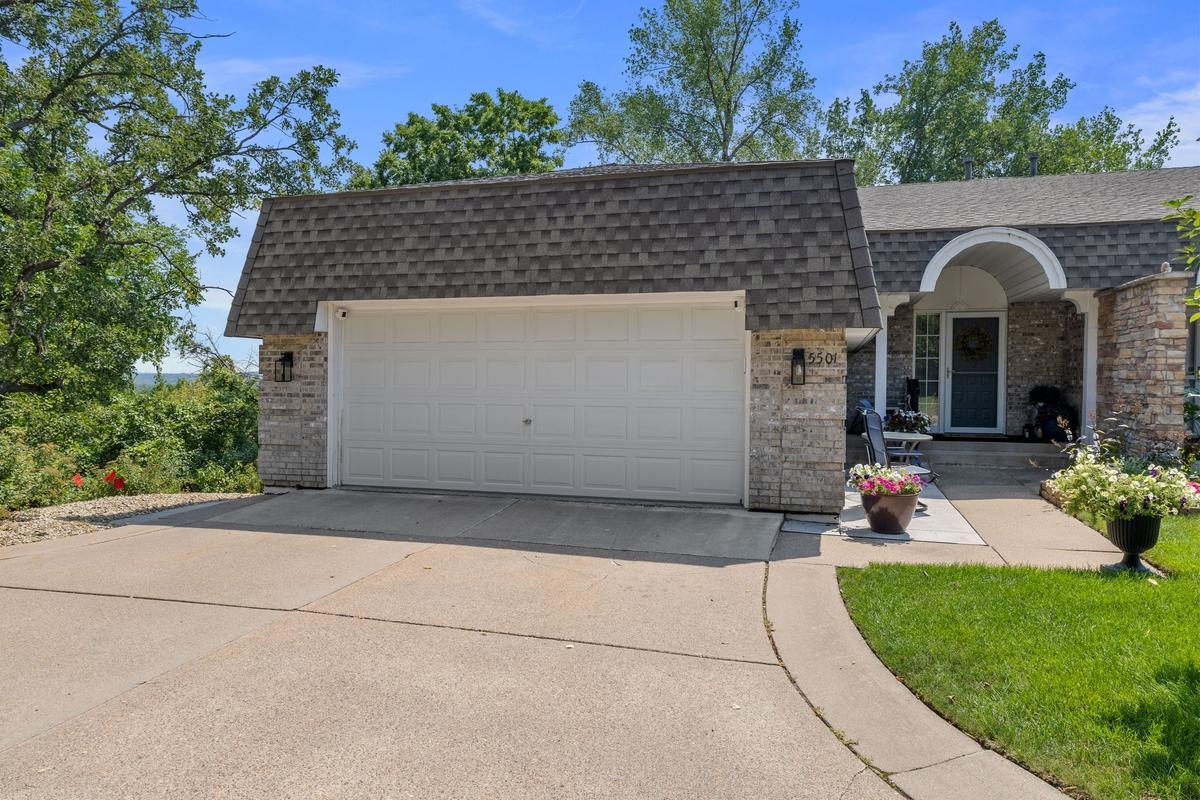 5501 Auto Club Road Property Photo 25