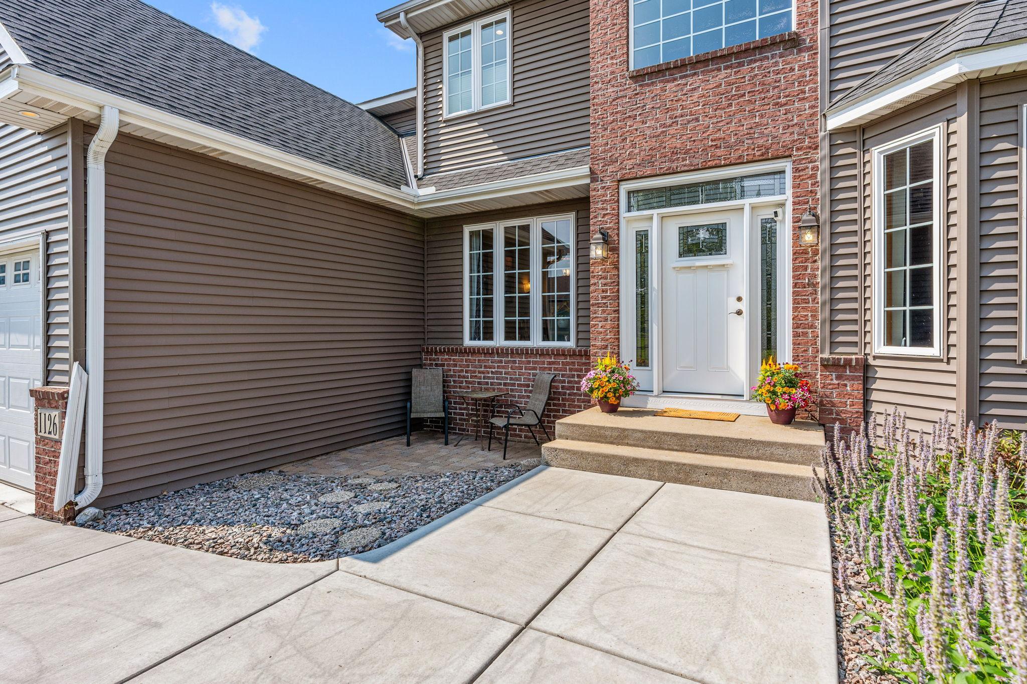 1126 Hudson Trail Property Photo 4