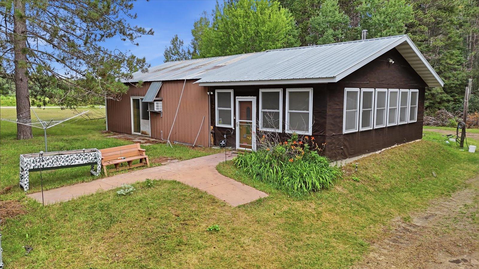 27679 Splithand Road Property Photo 2