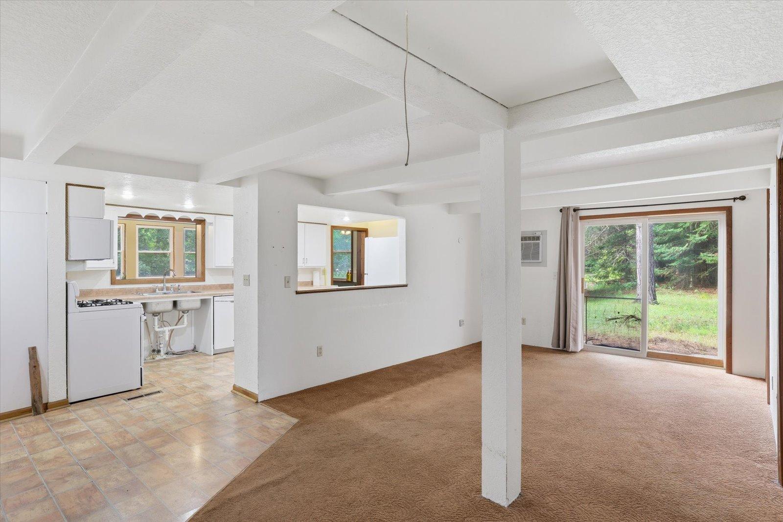 27679 Splithand Road Property Photo 11