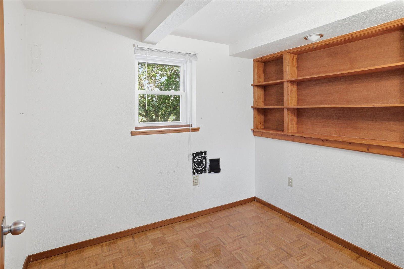 27679 Splithand Road Property Photo 14