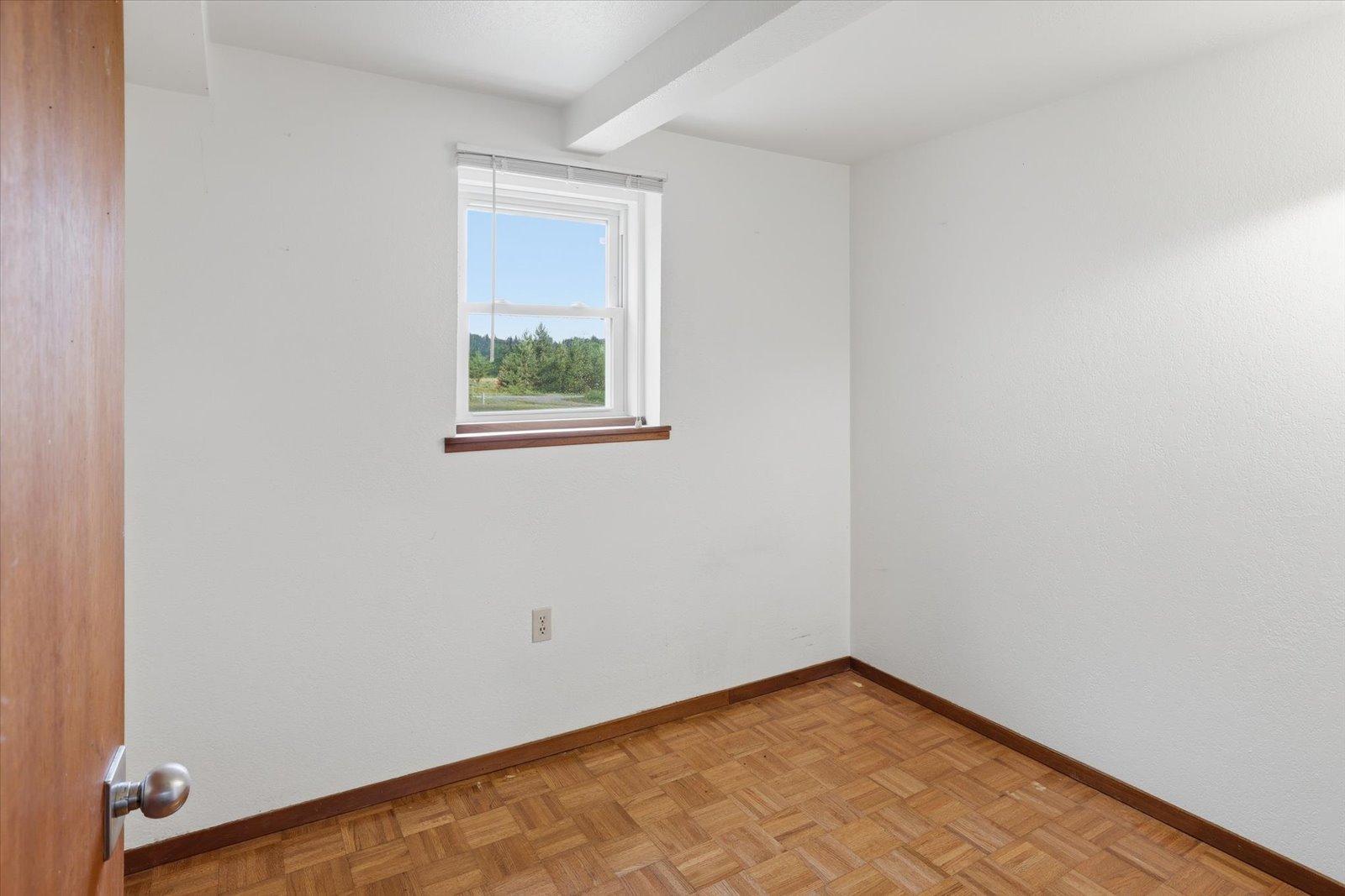 27679 Splithand Road Property Photo 15