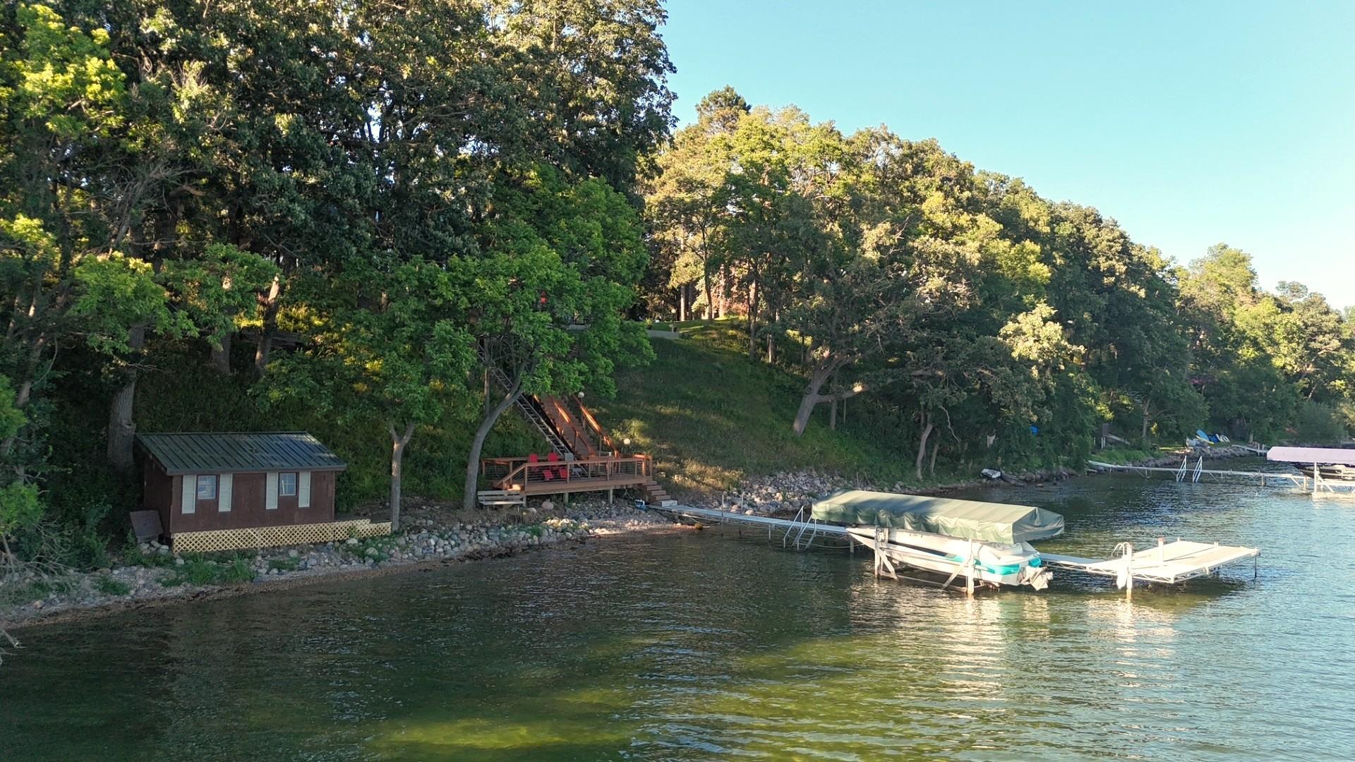 9881 N Shore Drive Property Photo 7
