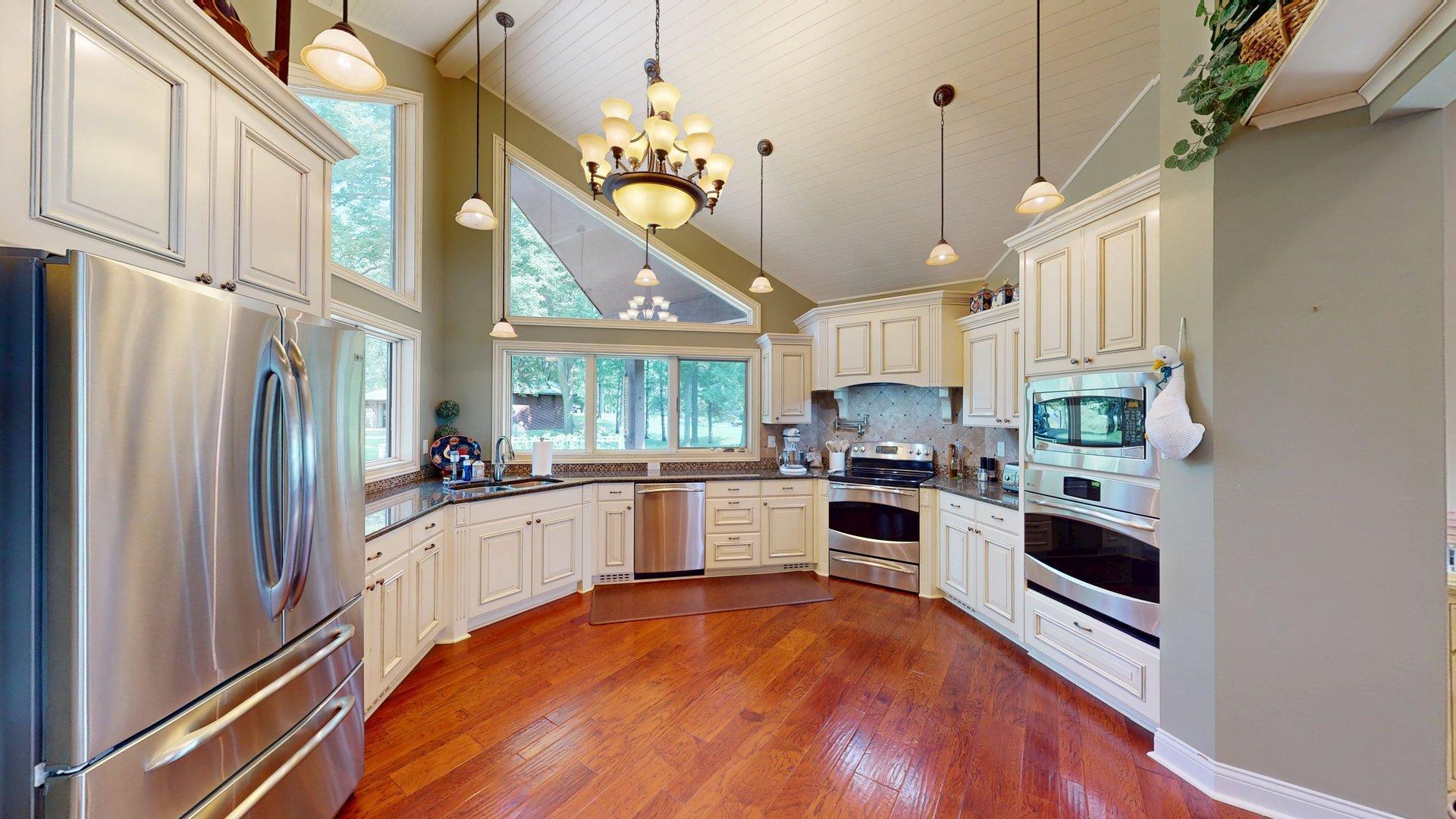 9881 N Shore Drive Property Photo 15