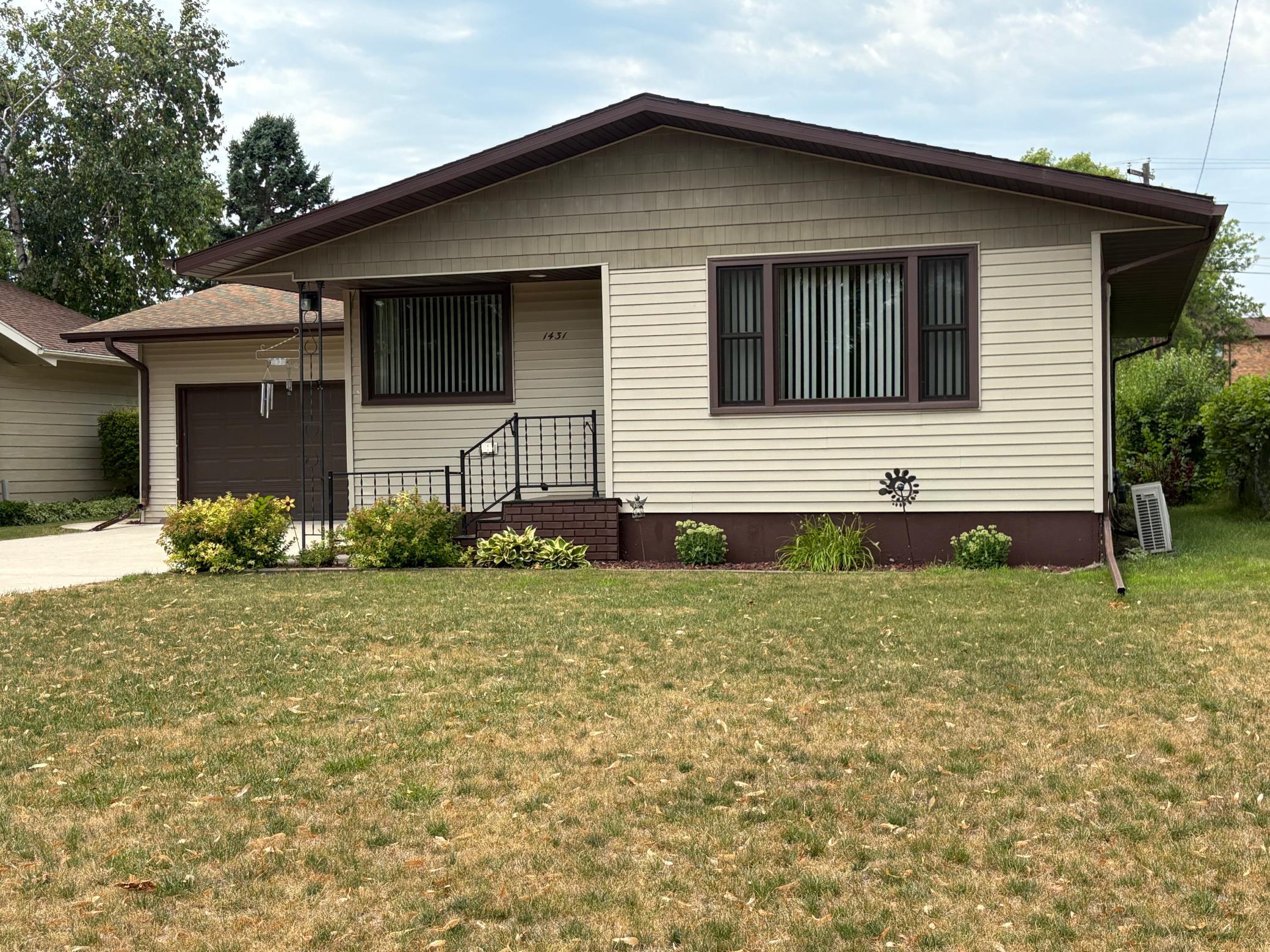 1431 7th Street N Property Photo 1