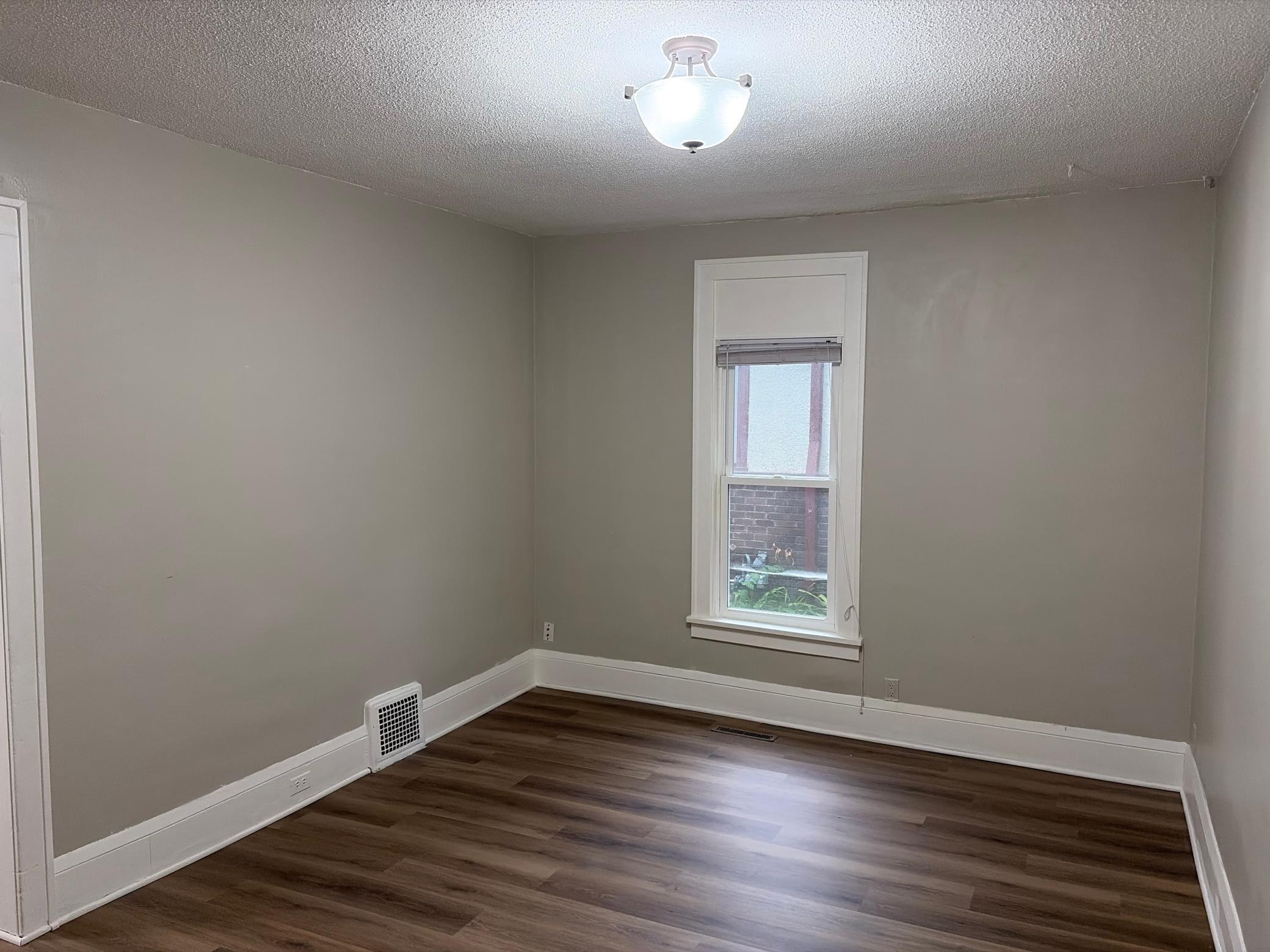 3023 Queen Avenue N Property Photo 6