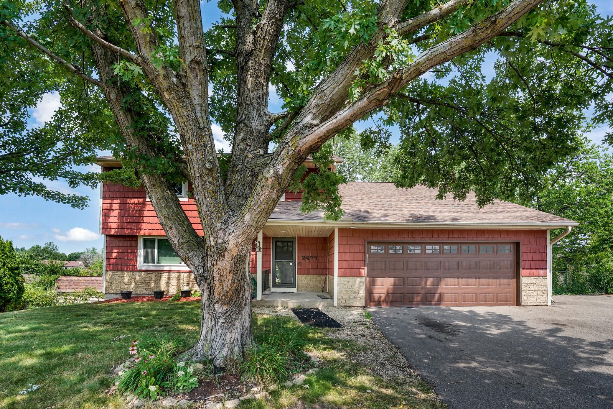 2477 Brenner Avenue E Property Photo 2